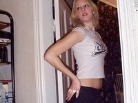 Blonde Shows Her Pussy And No Tits