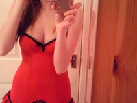 Very hot amateur girl posing on cam