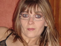 Mature amateur wife in glasses