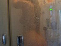Amateur GF nude in bathroom
