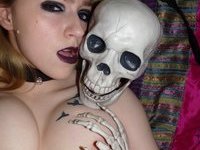 Hot goth girl gets naked