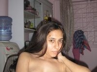 Indian amateur girl with saggy boobs