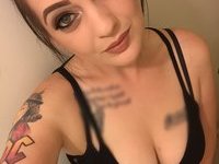 Tattooed amateur GF masturbate and sex pics