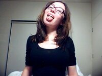 Brunette babe exposing herself at Reddit
