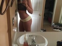 Sexy fit amateur wife exposed