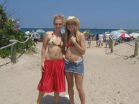 Blonde amateur teen holiday pics