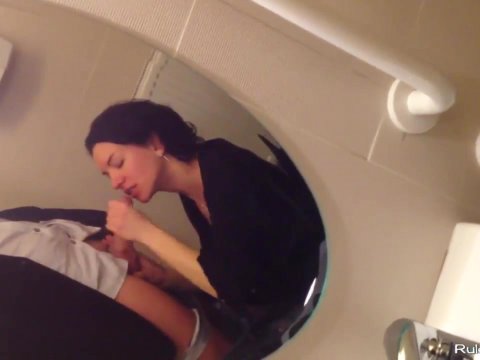 Play 'Short haired wife sucks a cock in the bathroom'