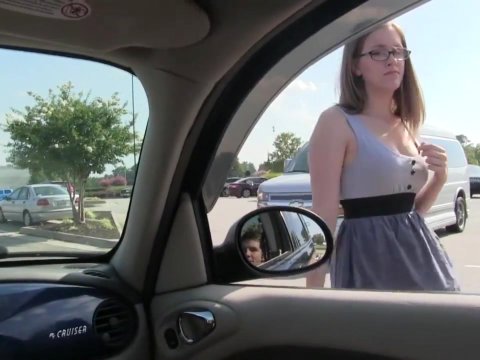Play 'Beauty in glasses and blowjob in the car'