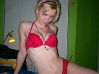 Kinky blonde showing off