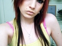Hot Emo Chick Shows Her Bald Cunt