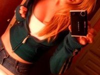 Emo Hottie And Her Sexy Selfpics