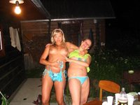 Girls Naked Fun At Pool