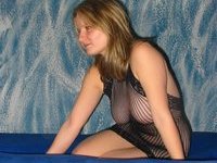 Posing nude and gives bj