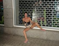 Tattooed dude gets BJ