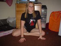 Amateur teen posing in her room