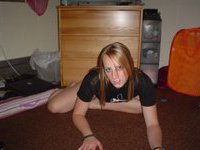 Amateur teen posing in her room