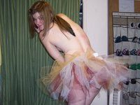 Amateur teen posing nude