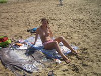 Amateur wife sunbathing