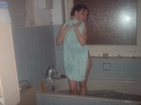 Amateur teen naked in bath