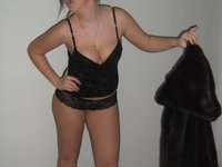 Amateur wife posing on cam