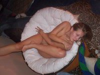 Amateur teen gf posing nude on cam