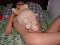 Asian amateur teen posing nude on cam