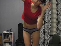 Nerdy amateur slut posing on webcam