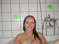 Young amateur wife nude in bath