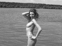 Amateur gf nude at beach