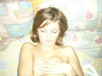 Amateur girl loves posing nude