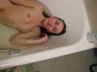 Amateur Gf nude in bath