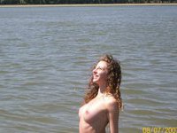 Amateur babe nude at beach