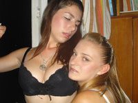 Two sexy amateur GFs