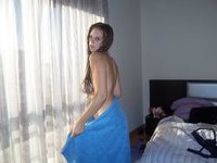 Amateur teen posing nude in her room