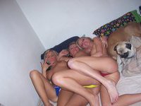 Three nude girls in one bath