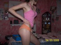 Amateur teen GF nude in her room