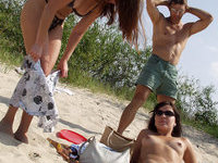 HOT! Four beautiful amateur babes naked at beach