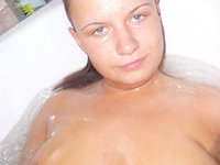 Amateur GF nude in bath