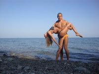 Young amateur couple at vacation