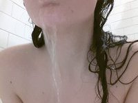 Amateur girl nude in bath
