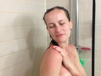 Amateur wife at shower