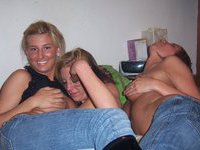 Three amateur GFs goes lesbian