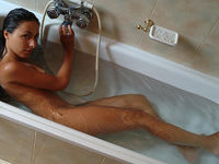 hot girlfriend takes a bath