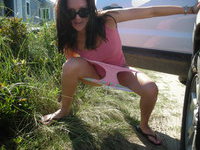 Brunette likes to piss at public