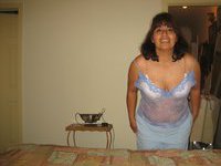 latina housecleaner wants some extra money