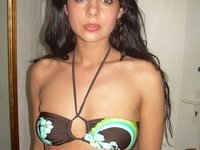 Sexy amateur brunette babe