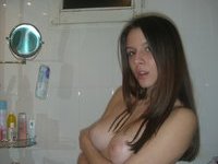 hot girlfriend posing nude