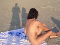 girlfriend nude at the beach
