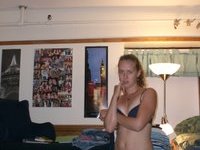 GF posing naked in her room