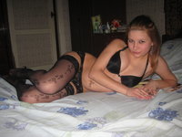 Young amateur GF posing on bed